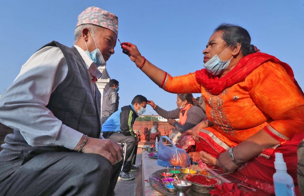 रानीपोखरीकाे बालगोपालेश्वर मन्दिरमा भाइटीका